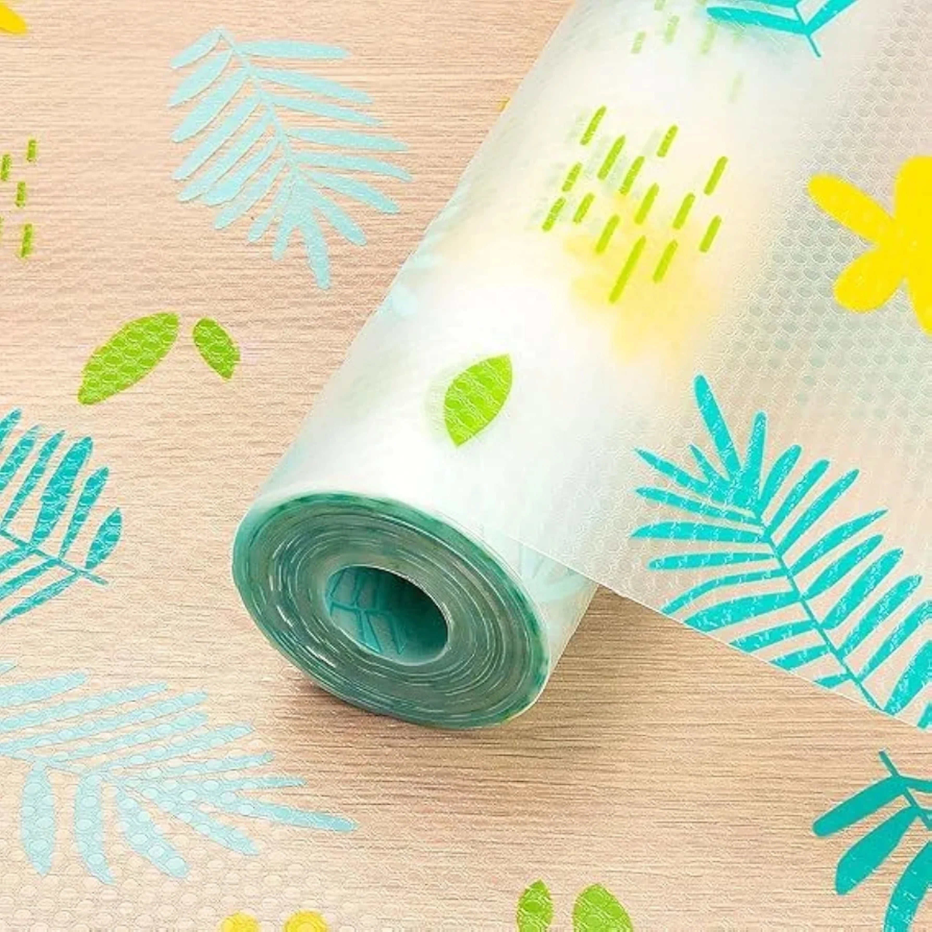 Non-Slip Plastic Shelf Liner Roll, Multipurpose Cabinet Drawer for Kitchen, Fridge, Table (Random Design)