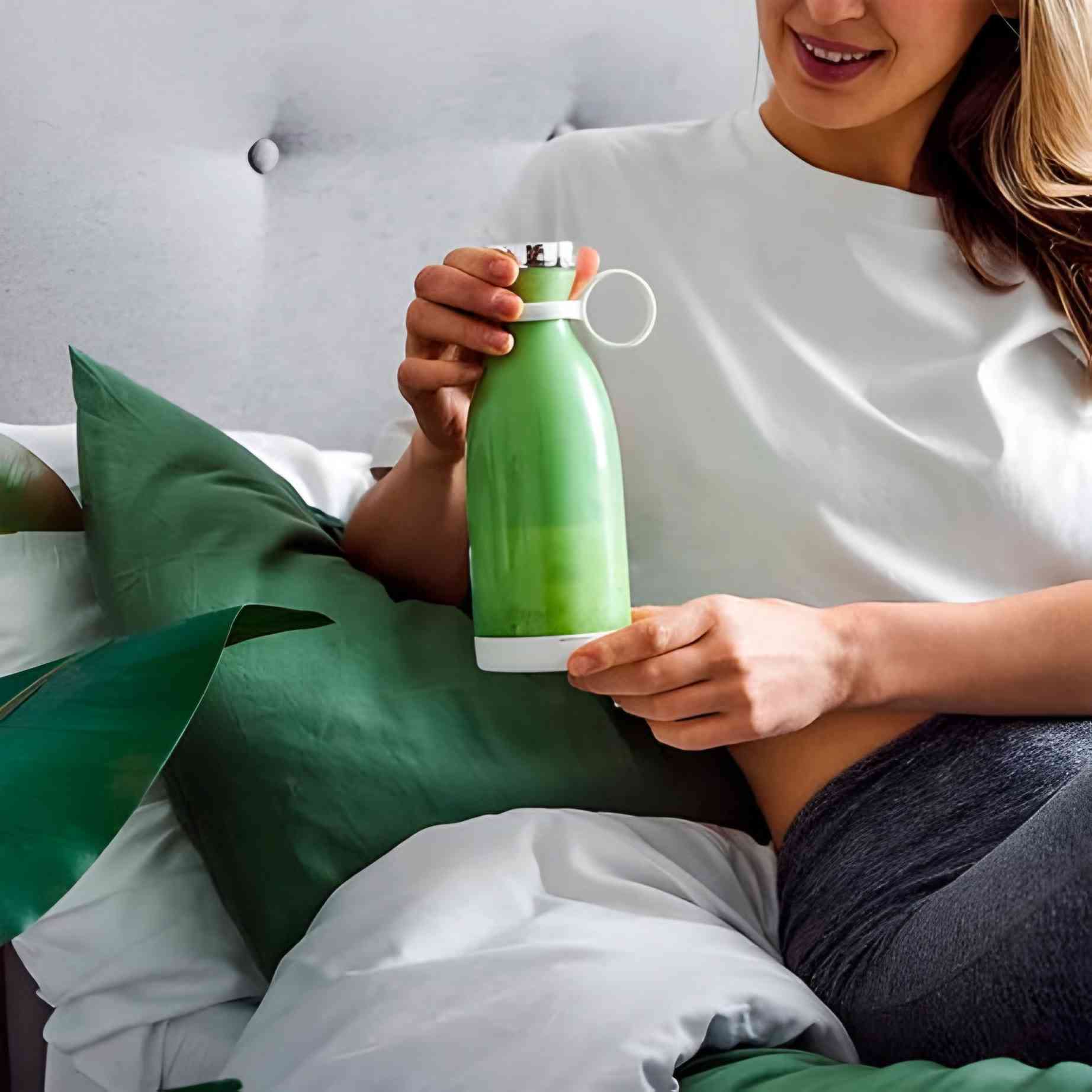 Imported Rechargeable Portable Bottle Blender for Shakes and Smoothies
