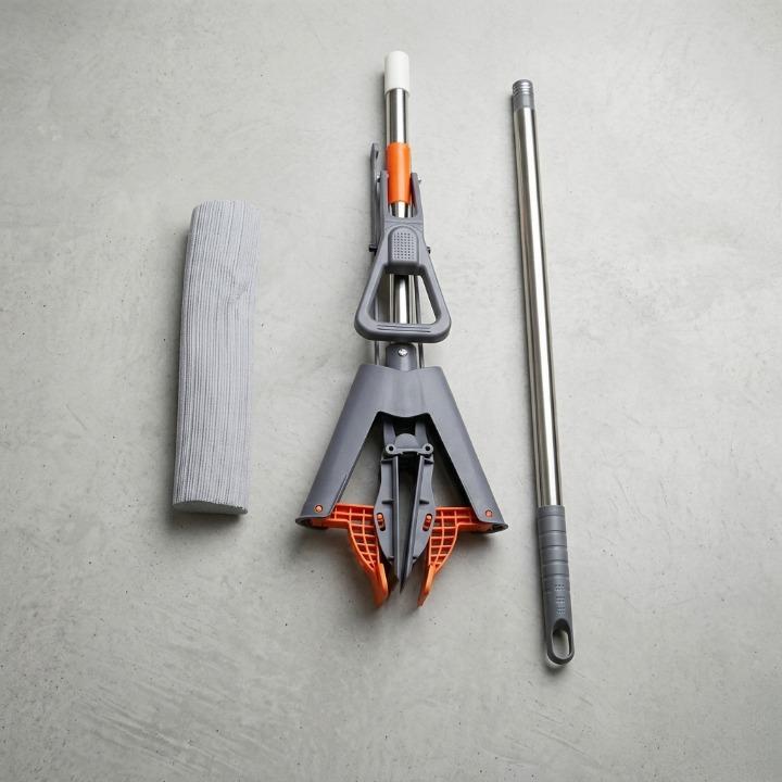 Self-squeeze sponge mop